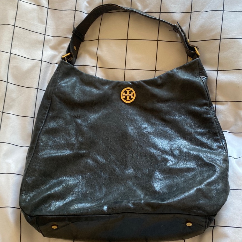 black tory burch bag with gold logo